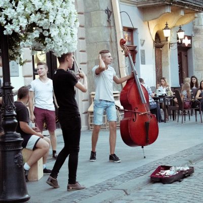 calidad de vida con audífonos aquaudicion de Benidorm